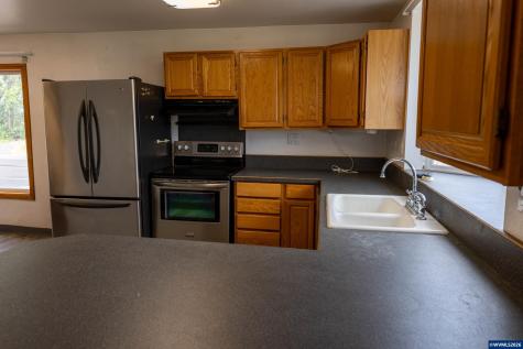 1590 W 2nd Street Halsey OR 97348