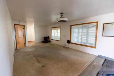 1590 W 2nd Street Halsey OR 97348