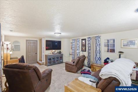 42801 Island Inn Drive Lebanon OR 97355