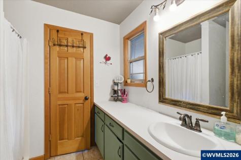 42801 Island Inn Drive Lebanon OR 97355