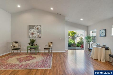 1714 SE Osoberry Street Dallas OR 97338