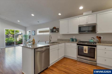 1714 SE Osoberry Street Dallas OR 97338