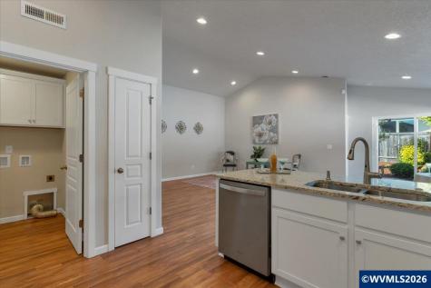 1714 SE Osoberry Street Dallas OR 97338