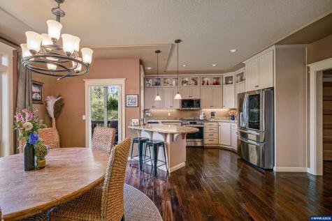 2777 Vibbert Street S Salem OR 97302