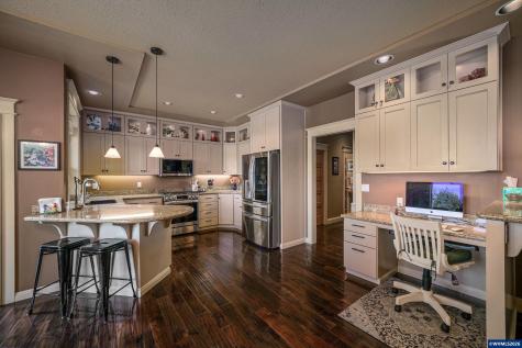2777 Vibbert Street S Salem OR 97302