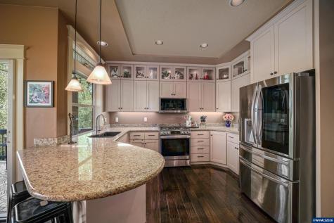2777 Vibbert Street S Salem OR 97302