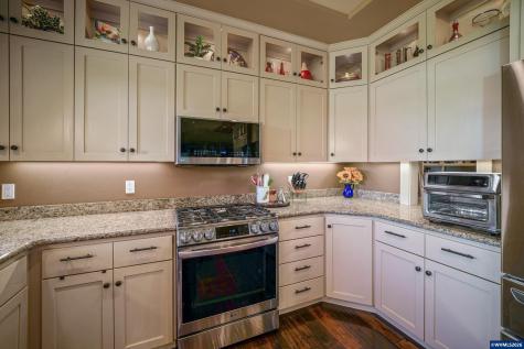 2777 Vibbert Street S Salem OR 97302