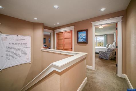 2777 Vibbert Street S Salem OR 97302