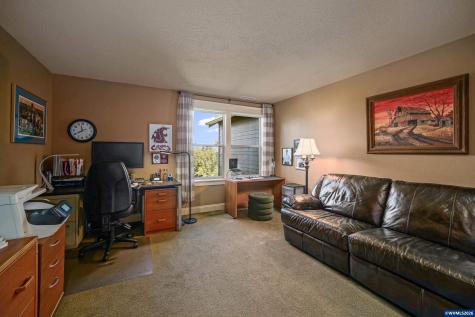 2777 Vibbert Street S Salem OR 97302