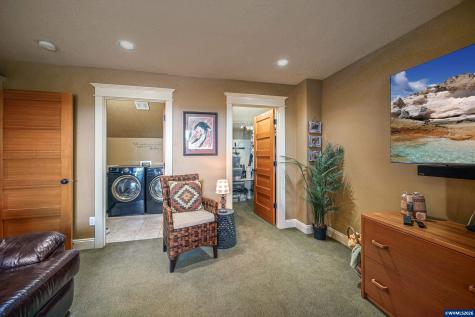 2777 Vibbert Street S Salem OR 97302