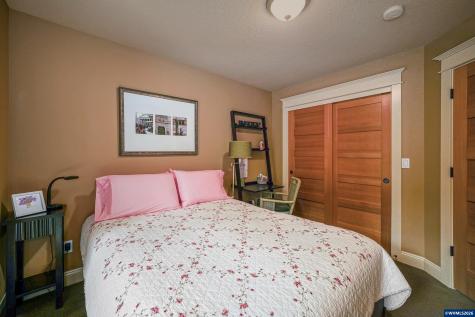 2777 Vibbert Street S Salem OR 97302
