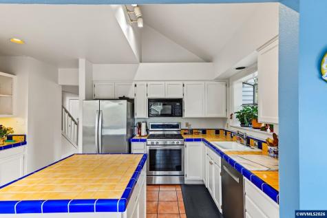 1760 John Street S Salem OR 97302