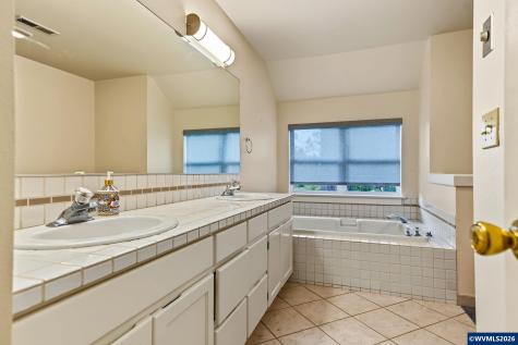 1760 John Street S Salem OR 97302