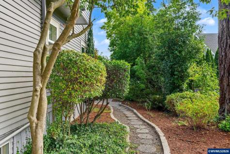 1760 John Street S Salem OR 97302