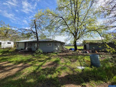 3910 Santiam Highway Lebanon OR 97355