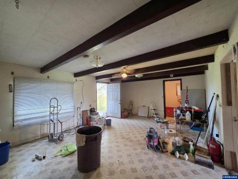 3910 Santiam Highway Lebanon OR 97355