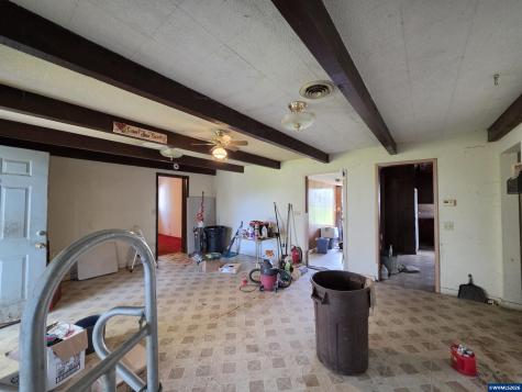 3910 Santiam Highway Lebanon OR 97355