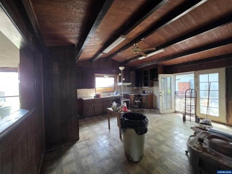 3910 Santiam Highway Lebanon OR 97355