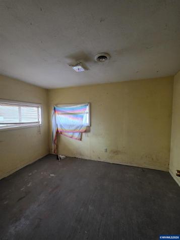 3910 Santiam Highway Lebanon OR 97355