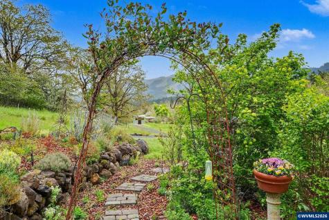 23505 Gooseneck Road Sheridan OR 97378
