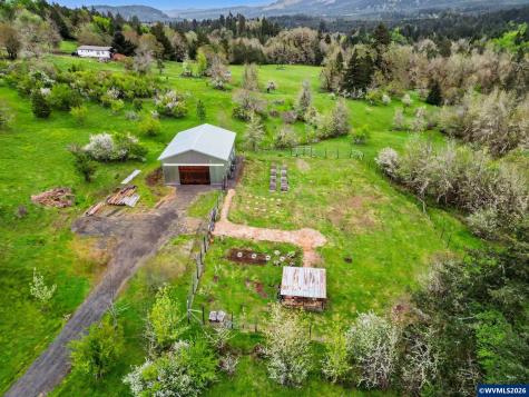 23505 Gooseneck Road Sheridan OR 97378