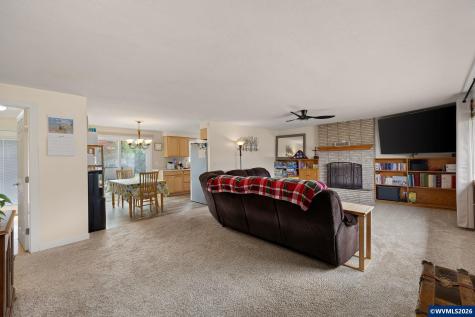 430 N 6th Street Harrisburg OR 97446