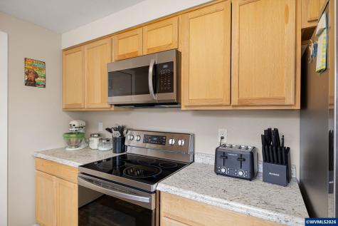 430 N 6th Street Harrisburg OR 97446