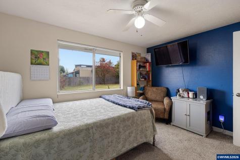 430 N 6th Street Harrisburg OR 97446
