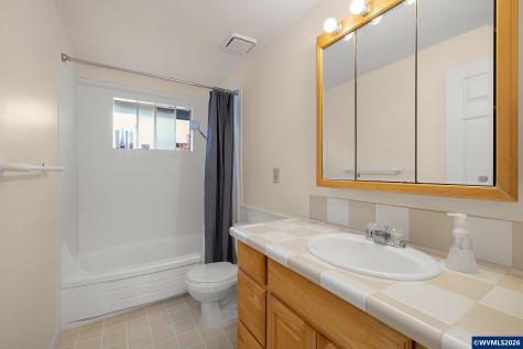 430 N 6th Street Harrisburg OR 97446