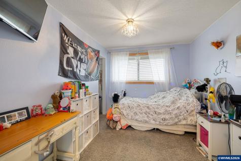 430 N 6th Street Harrisburg OR 97446