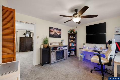 430 N 6th Street Harrisburg OR 97446