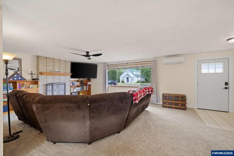 430 N 6th Street Harrisburg OR 97446