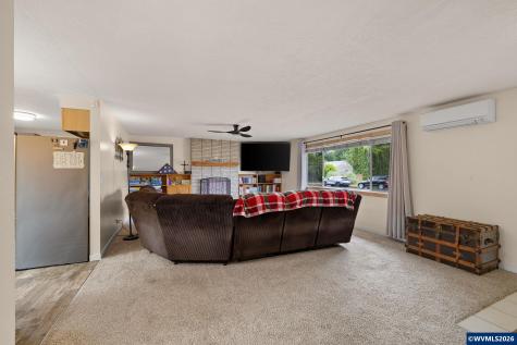 430 N 6th Street Harrisburg OR 97446