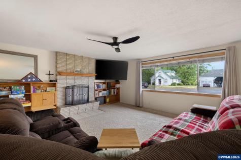 430 N 6th Street Harrisburg OR 97446