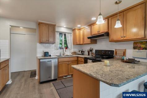 1490 Acacia Avenue Eugene OR 97408