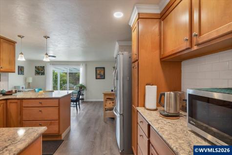 1490 Acacia Avenue Eugene OR 97408