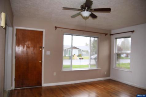 1935 Tudor Way SE Albany OR 97322