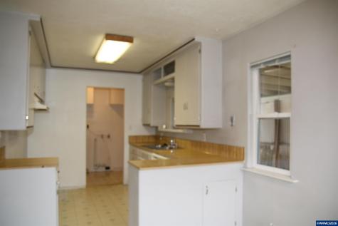 1935 Tudor Way SE Albany OR 97322