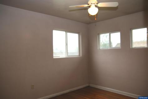 1935 Tudor Way SE Albany OR 97322