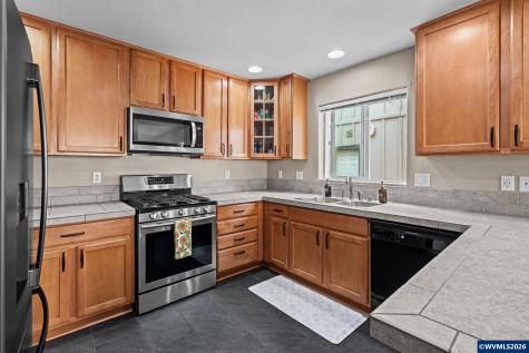 4145 Winners Circle Avenue SE Albany OR 97322
