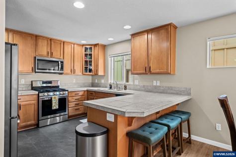 4145 Winners Circle Avenue SE Albany OR 97322