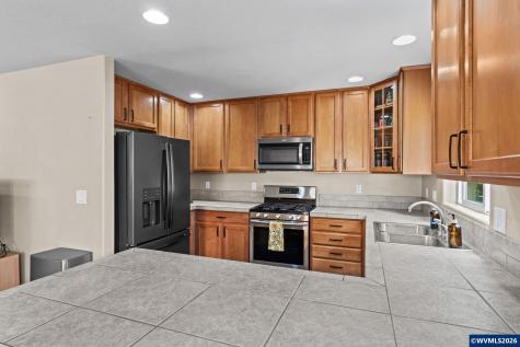 4145 Winners Circle Avenue SE Albany OR 97322