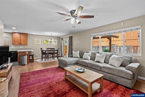 4145 Winners Circle Avenue SE Albany OR 97322