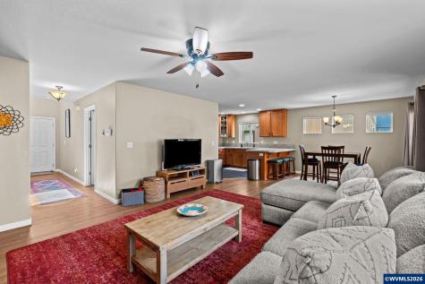 4145 Winners Circle Avenue SE Albany OR 97322