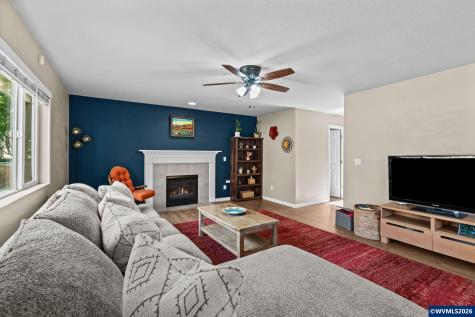 4145 Winners Circle Avenue SE Albany OR 97322