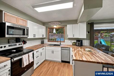 41180 Port Drive Sweet Home OR 97386