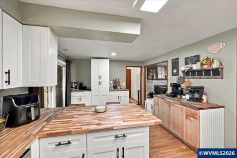 41180 Port Drive Sweet Home OR 97386