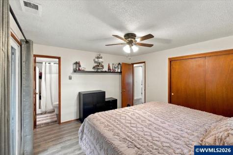 41180 Port Drive Sweet Home OR 97386