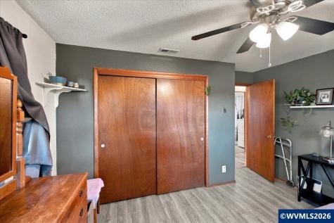 41180 Port Drive Sweet Home OR 97386