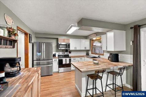 41180 Port Drive Sweet Home OR 97386